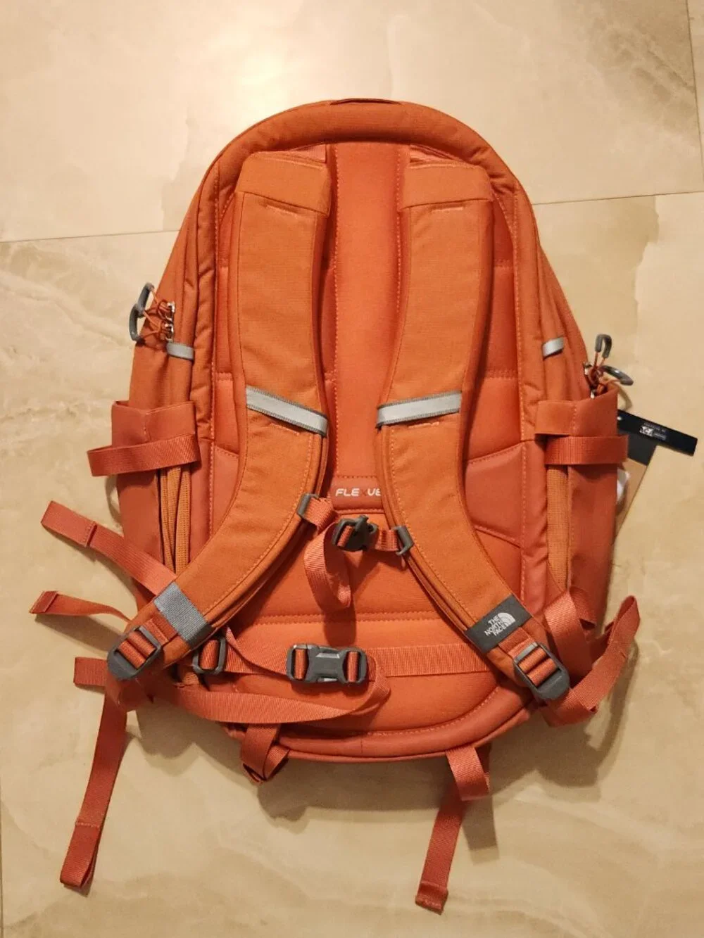 THE NORTH FACE Women's Backpack Recon 30 Liter, Mars Dust Dark